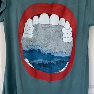 NWOT teal life clothing Co Small graphic t shirt